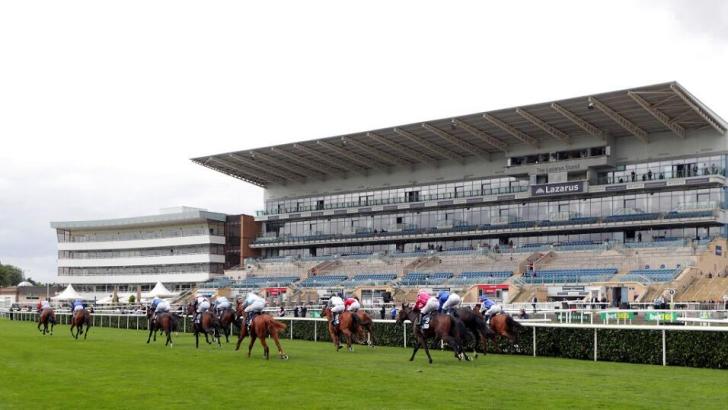 Doncaster racecourse stand and runners